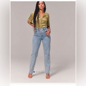 Abercrombie Curve Love Ultra High Rise 90s Straight Jean